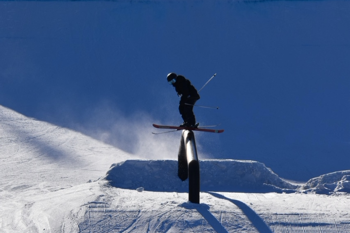 Slopestyle rail ride